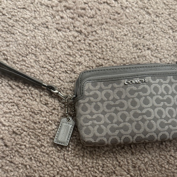 Coach Signature Pattern Gray Wristlet - Picture 3 of 4